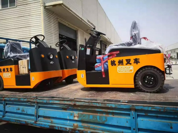 有質(zhì)量有保證，杭叉的電動牽引車再一次交付天津某企業(yè)！