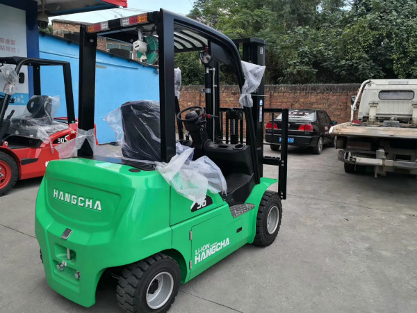 【干貨】電動堆高車、電動搬運車的電機和繼電器應該怎么保養(yǎng)？