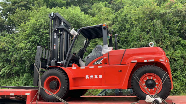 內(nèi)燃叉車動(dòng)力不足？機(jī)油要保養(yǎng)！
